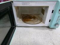 Working Nostalgia RetroWave Microwave & Toaster Set, Copper Skillet, Kitchen Lot - 5