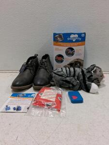 Men&rsquo;s Size 12 Grey Chukka Boots Stafford Style 625-3022 0109 & HuggieKitty Calming Pet Toy Kit