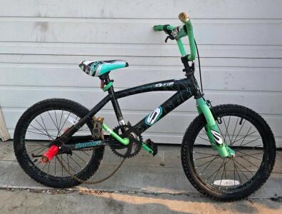 Dynacraft Surge 20" BMX Bike, Black with Green Accents, Single Speed, Rear Pegs