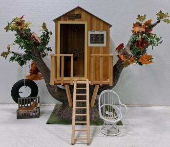 Miniature Wooden Treehouse Play Set with Removable Roof and Accessories