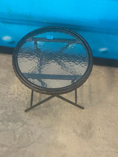 Folding Outdoor Patio Side Table, Tempered Glass Top, 18" Round, Black Metal, Wicker Trim