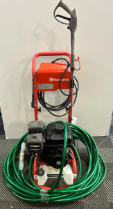 Husqvarna PW3200 Pressure Washer, 3200 PSI, 2.5 GPM, Briggs & Stratton CR950 208cc Engine