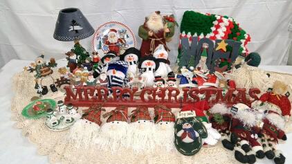 Large Assorted Lot Christmas Holiday Decorations Snowmen, Santas, Signs, Ceramics, Lamp