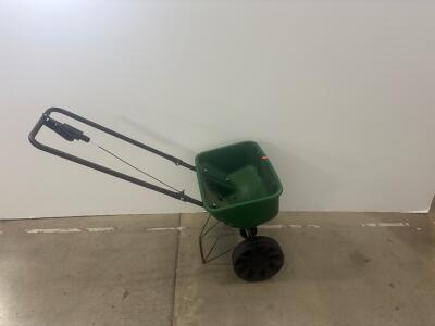 Scotts SpeedyGreen 1000 Broadcast Spreader, 5,000 sq. ft. Capacity, 18-inch Spread Width