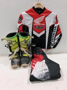 Kid Motorcross Gear: Alpinestars Tech 7S Youth Size 8 Boots, Fox Honda Jersey KM, Troy Lee Pants Motocross Gear Set