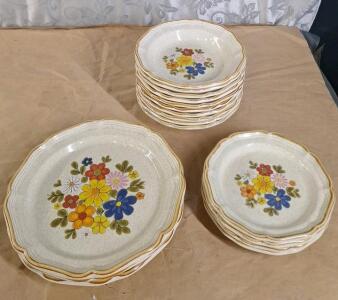 (17) Assorted Pieces Of Vintage Mikasa EC405 Garden Club Spring Bouquet Ceramic Dinnerware W/ Flowers, Red, Orange & Blue