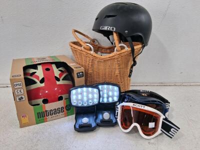 Nutcase Street Sport Helmet L-XL Union Jack, CPSC/CE Certified, Magnetic Buckle, New in Box