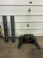 CURT Q20 5th Wheel Hitch, 20,000 lbs Capacity, Dual Jaw, Includes Mounting Rails