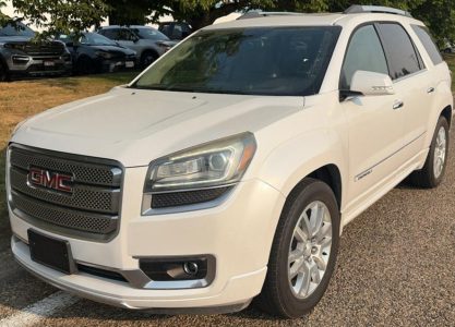 2016 GMC ACADIA DENALI - LEATHER SEATS!
