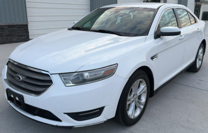 2013 FORD TAURUS - BLUETOOTH!