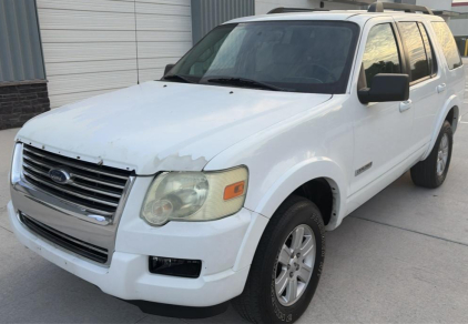 2008 FORD EXPLORER - 4X4!