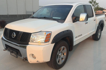2007 NISSAN TITAN - 4X4!