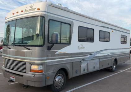 2000 FLEETWOOD BOUNDER - 38K MILES!