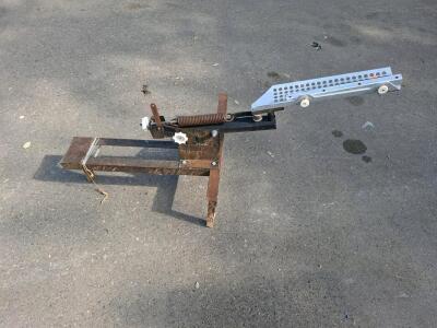 Manual Clay Pigeon Thrower with Adjustable Angles and Ground Mount