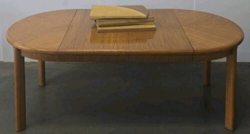 Large Extendable Oak Veneer Dining Table With 6 Leaves, Rounded Edges And Table Cover!!
