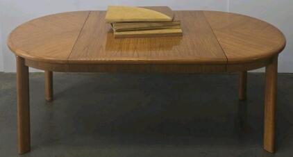 Large Extendable Oak Veneer Dining Table With 6 Leaves, Rounded Edges And Table Cover!!
