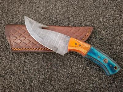 Fixed-Blade Hunting Knife with Gut Hook, Custom Multi-Color Handle, Leather Sheath, 4.5" Blade