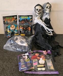 Spawn Series 1 Tremor & Overtkill Figures (1994), Scream Ghostface Mask, Vintage Kits, Skeleton Decor