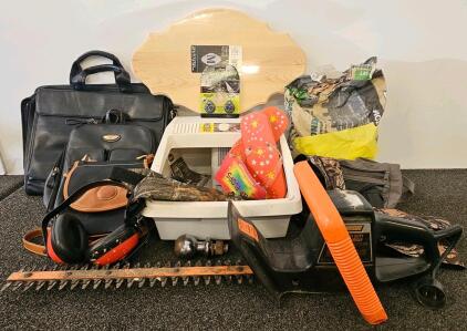 Snap-Cut 18" Heavy Duty Electric Hedge Trimmer, Model 8718, Double Insulated, 2.8 Amps, Dr. Scholls Foot Bath (Both Tested And Works), Camouflage Suspenders, Purses, And More (L)