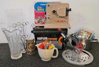 Horipet "De luxe" 8MM Movie Projector, Battery Operated, Original Box, Made In Japan, 3-Dimension Viewer, And More - 4