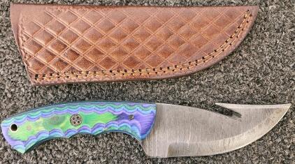 Damascus Steel Fixed Blade Hunting Knife With Gut Hook And Leather Sheath