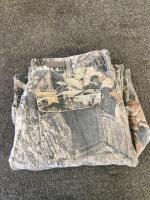Cabela's & Mossy Oak Camouflage Hunting Clothing Lot, Pants, Jackets, Vests, Bag, Size 32 M/L (Shelf G) - 7