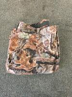 Cabela's & Mossy Oak Camouflage Hunting Clothing Lot, Pants, Jackets, Vests, Bag, Size 32 M/L (Shelf G) - 10