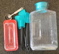 Assorted Kitchenware Lot &ndash; Yeti & Stanley Tumblers, Stock Pots, Organizers, Casserole Dishes - 2