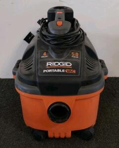 RIDGID WD40700 4-Gallon 5.0 Peak HP Portable Wet/Dry Vacuum, Serial 17266R070469, Accessories (powers on) ((shelf A))