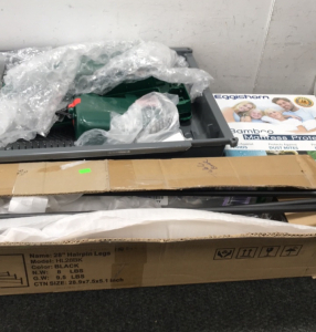 (1) Hyperpet Auto Rakingmi I Litter Box (1) Box Of Table in Legs (1) Bamboo Mattress Protectorioot