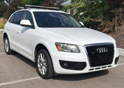 2009 AUDI Q5 - AWD!