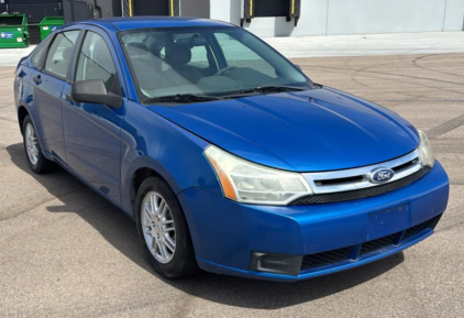 2010 FORD FOCUS - ENTERTAINMENT CENTER!