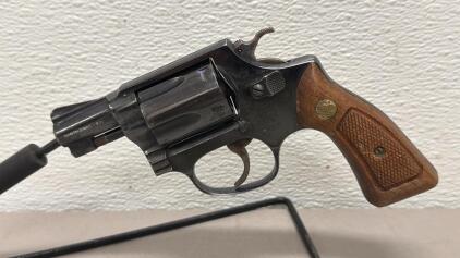 Smith & Wesson Model 36 Chiefs Special .38 SPL 2" Revolver, 5 Shot, Blued, Wood Grips, SN J56019