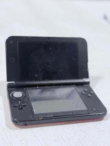 Nintendo 3DS XL Pok&eacute;mon X & Y Limited Edition - Red, Serial: SW131632446
