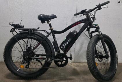 DJ Fat Bike Electric Bicycle, 750W Motor, 48V 13Ah Battery, 26" Kenda Fat Tires, Turns On, unable to test charging no cord