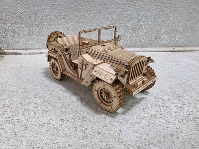 ROKR Military Jeep 3D Wooden Mechanical Puzzle Model, 1:18 Scale, Assembled, Rolling Wheels