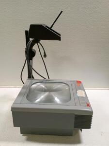 3M 9050 Overhead Projector, 10.5" x 10.5" Stage, 400W Lamp, 120V, Made in USA