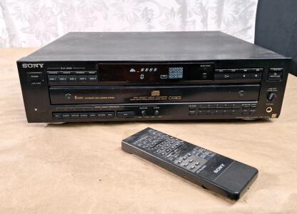(1) Sony CDP-C69ES - 5-Disk CD Player, W/ Remote