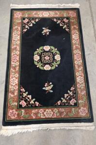 (1) Vintage JC Penney "Shanghai Collection" Hand-Knotted All-Wool Chinese Rug, 42" x 72"