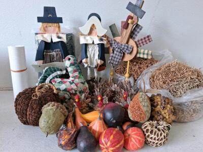 Large Handcrafted Thanksgiving Decor Lot &ndash; Pilgrims, Pinecone Turkeys, Gourds, Filler, 20pc