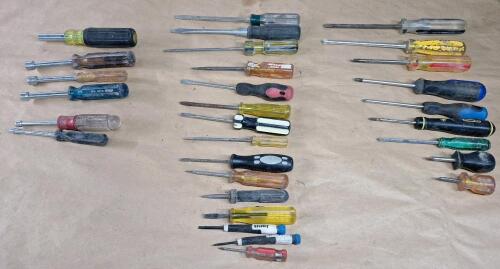 Lot Of (30) Assorted Bit Drivers & Screwdrivers