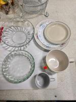 Working GE Double Hot Plate, Dinnerware, Bowls, Wire Rack, Glassware - 6
