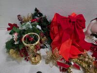 Working Bissell Powerlifter Hand Vac, Kwikset Polished Brass Door Knobs, Holiday Decorations - 3