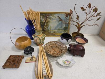 Mixed Home D&eacute;cor Lot &ndash; Knitting Needles, Framed Landscape, Vases, Stands, Metal Tree, Baskets