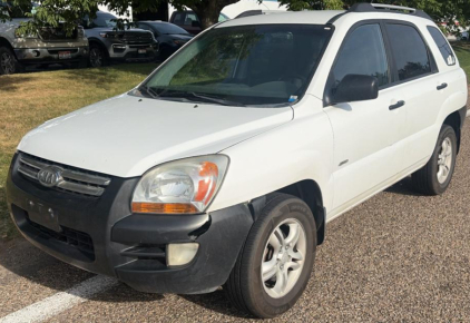 2006 KIA SPORTAGE - 4x4!