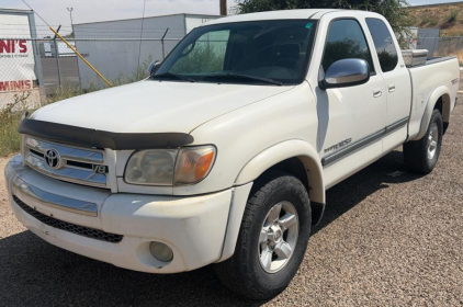 2006 TOYOTA TUNDRA - 4X4!