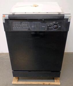 GE Nautilus Built-In Dishwasher, 5 Wash Cycles, Mechanical Controls, Black/White