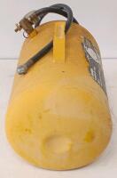 5 Gallon (20L) Portable Steel Air Tank, 125 PSI Max, Gauge & Hose, Yellow - 4