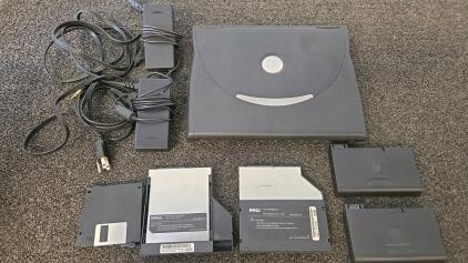 Dell Inspiron 4100 Pentium III, Windows XP, 14.1" Display, Accessories, Bag, Drives, 2 Batteries