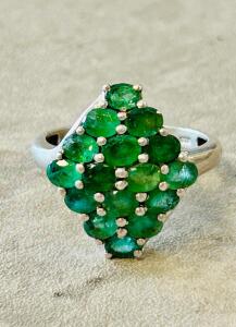 Sterling Silver Ring with 13 Oval Green Stones, Size 7.5